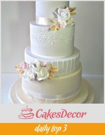 http://cakesdecor.com/cakes/289548-wedding-in-champagne-colour